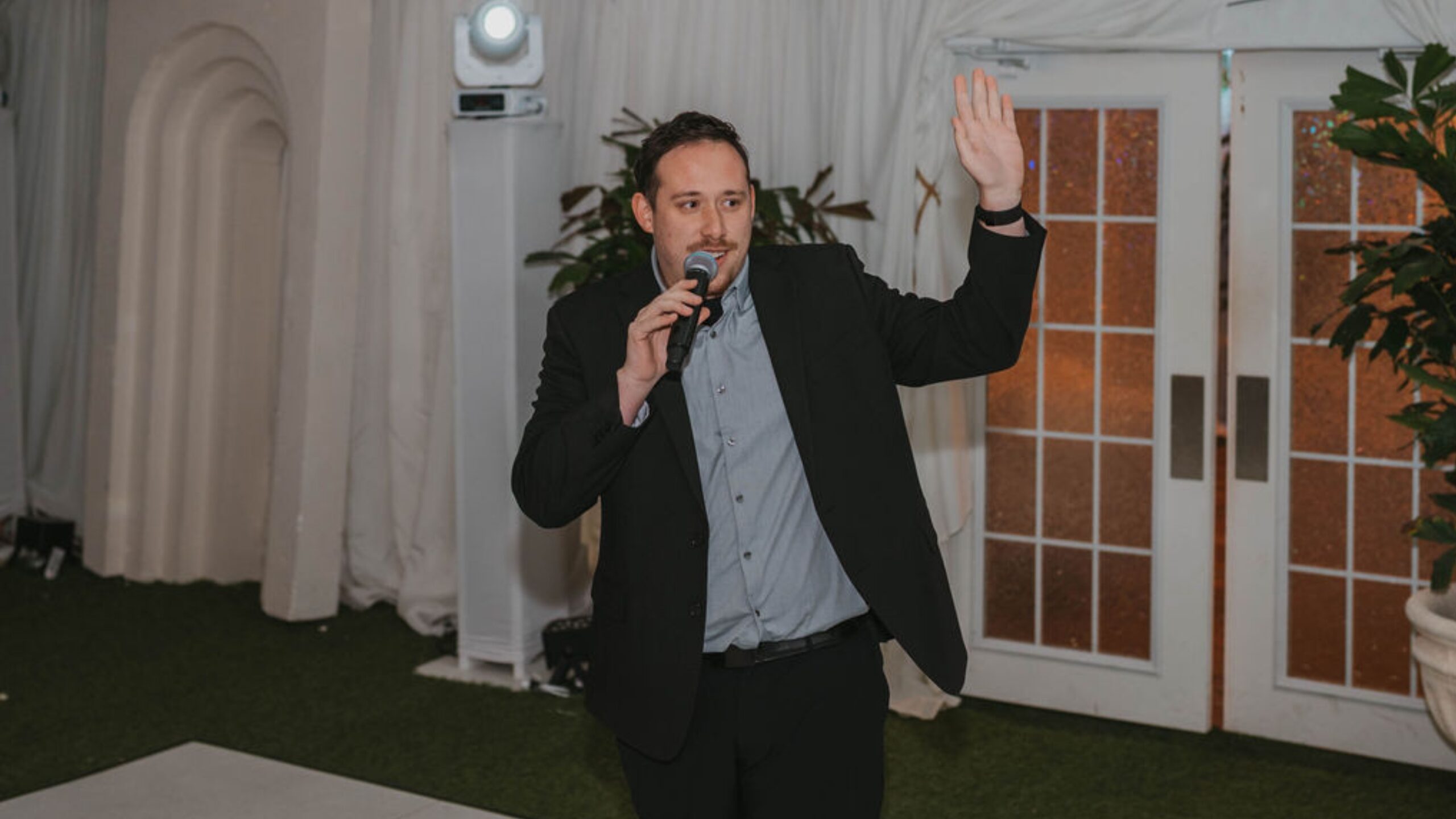DJ Drew Segura — MC y DJ de bodas