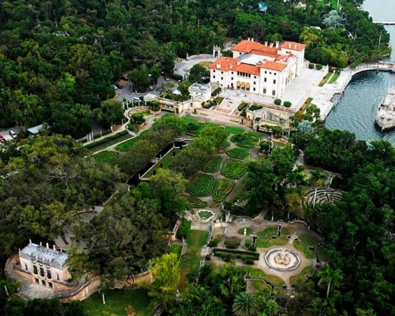 Vizcaya Gardens Miami